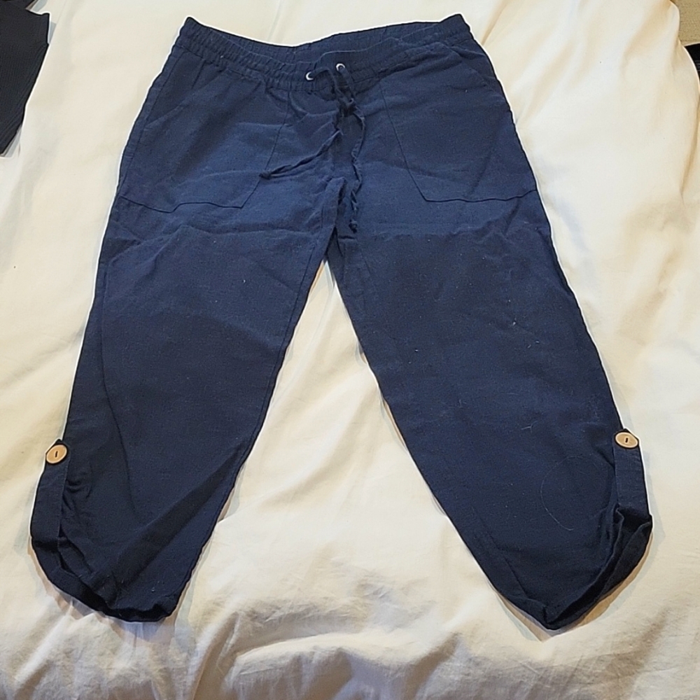 Navy linen crop pants button detail